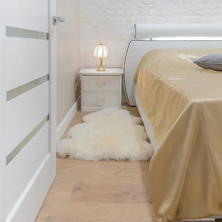 Merkela Lux *